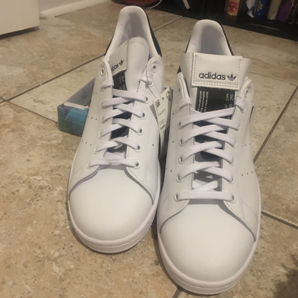 Stan Smiths - Picture 2 of 5